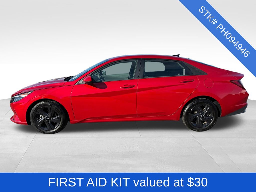 Used 2023 Hyundai Elantra SEL w/ Cargo Package image 4