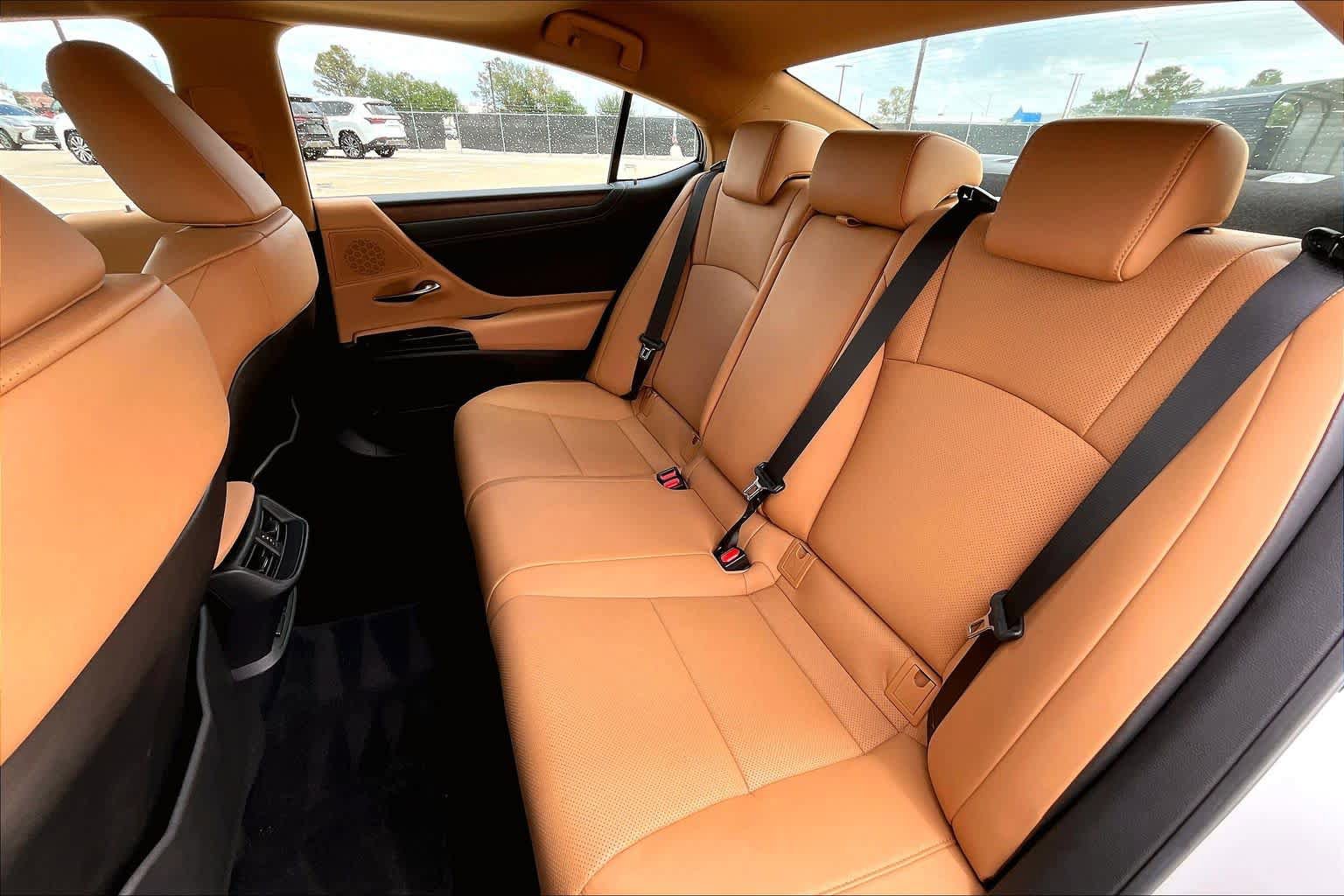 Used 2025 Lexus ES 350 w/ Premium Package image 21