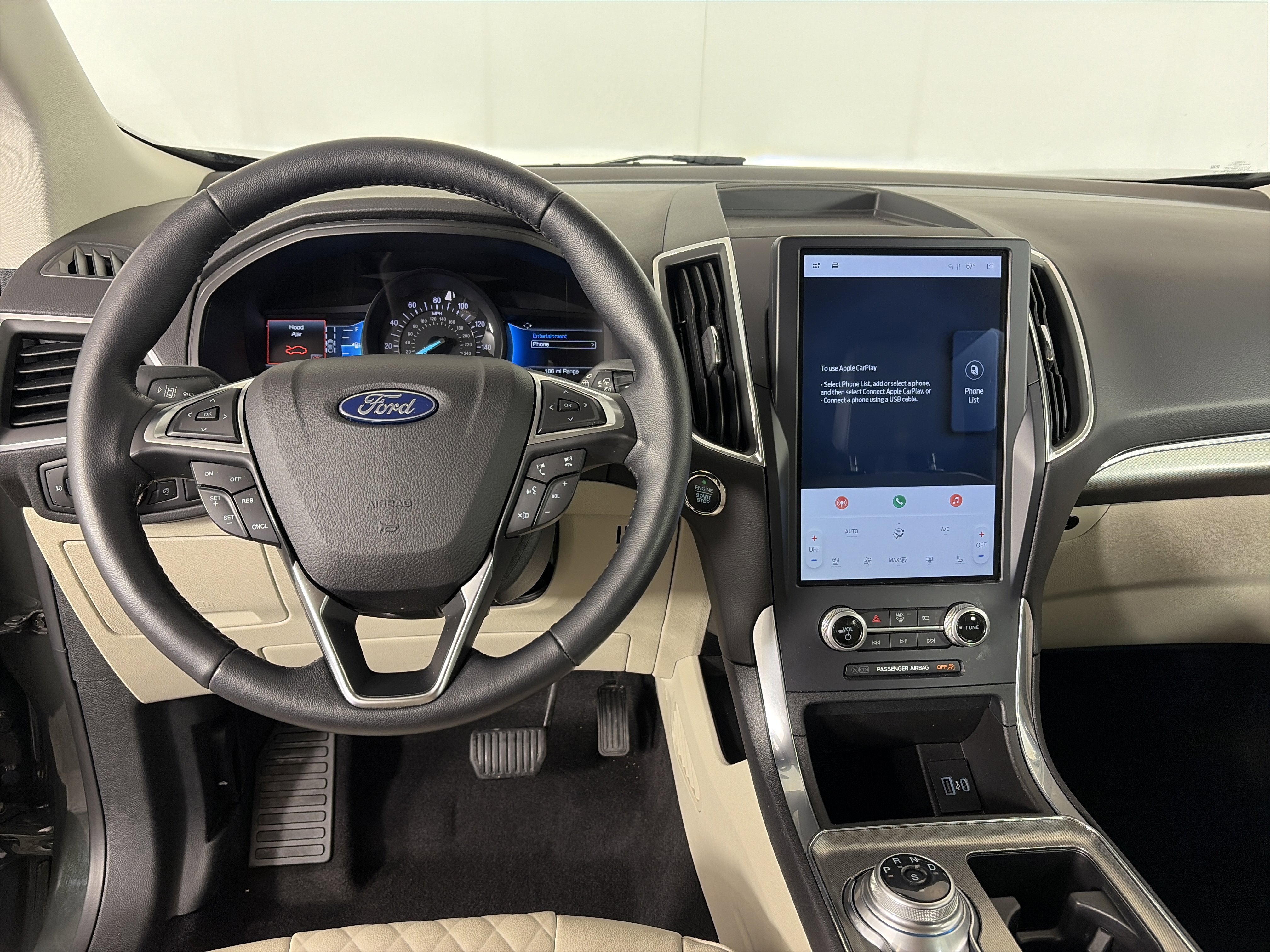 Used 2023 Ford Edge Titanium AWD/4WD image 3