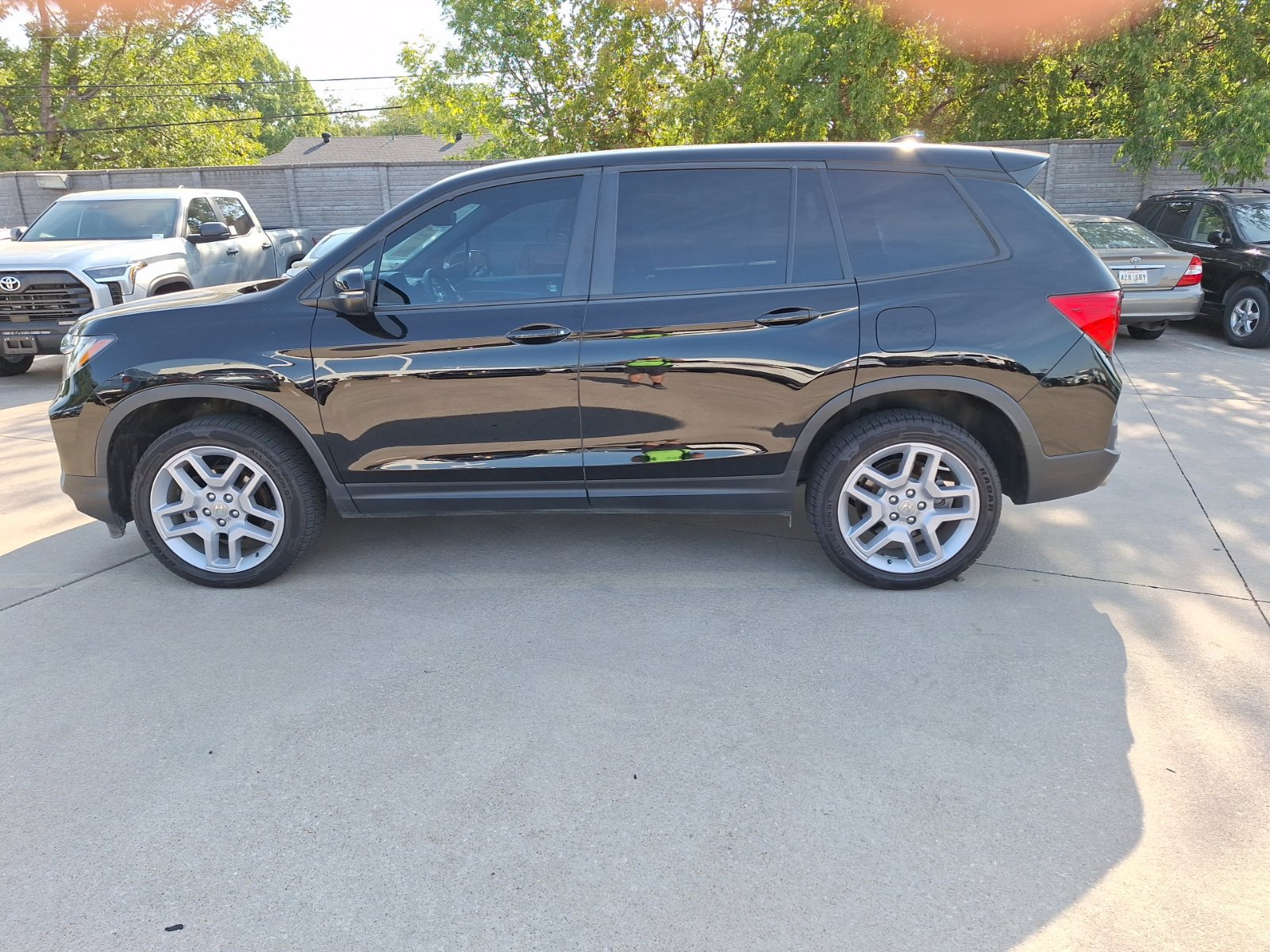 Used 2024 Honda Passport EX-L image 3