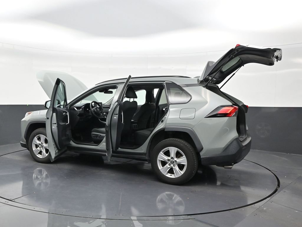 Used 2021 Toyota RAV4 XLE FWD image 31
