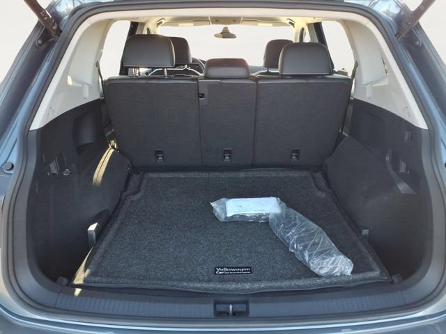 Used 2024 Volkswagen Tiguan SE AWD/4WD image 27