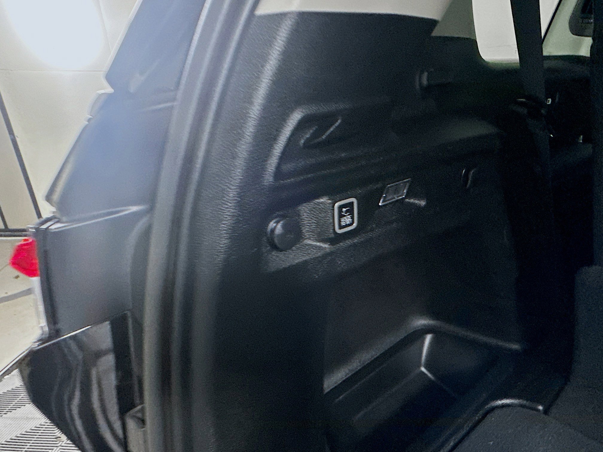 Used 2023 Jeep Grand Cherokee L Limited image 31