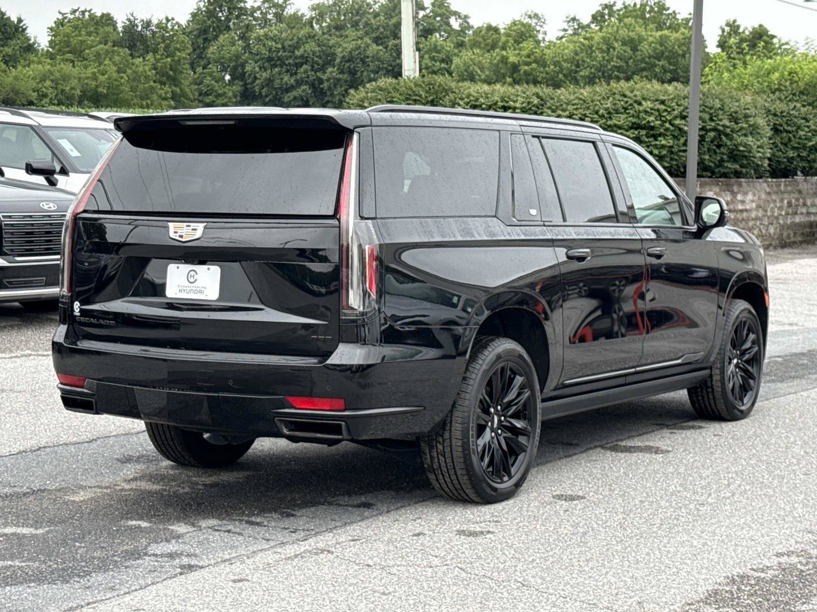 Used 2022 Cadillac Escalade ESV Sport w/ Touring Package AWD/4WD image 25