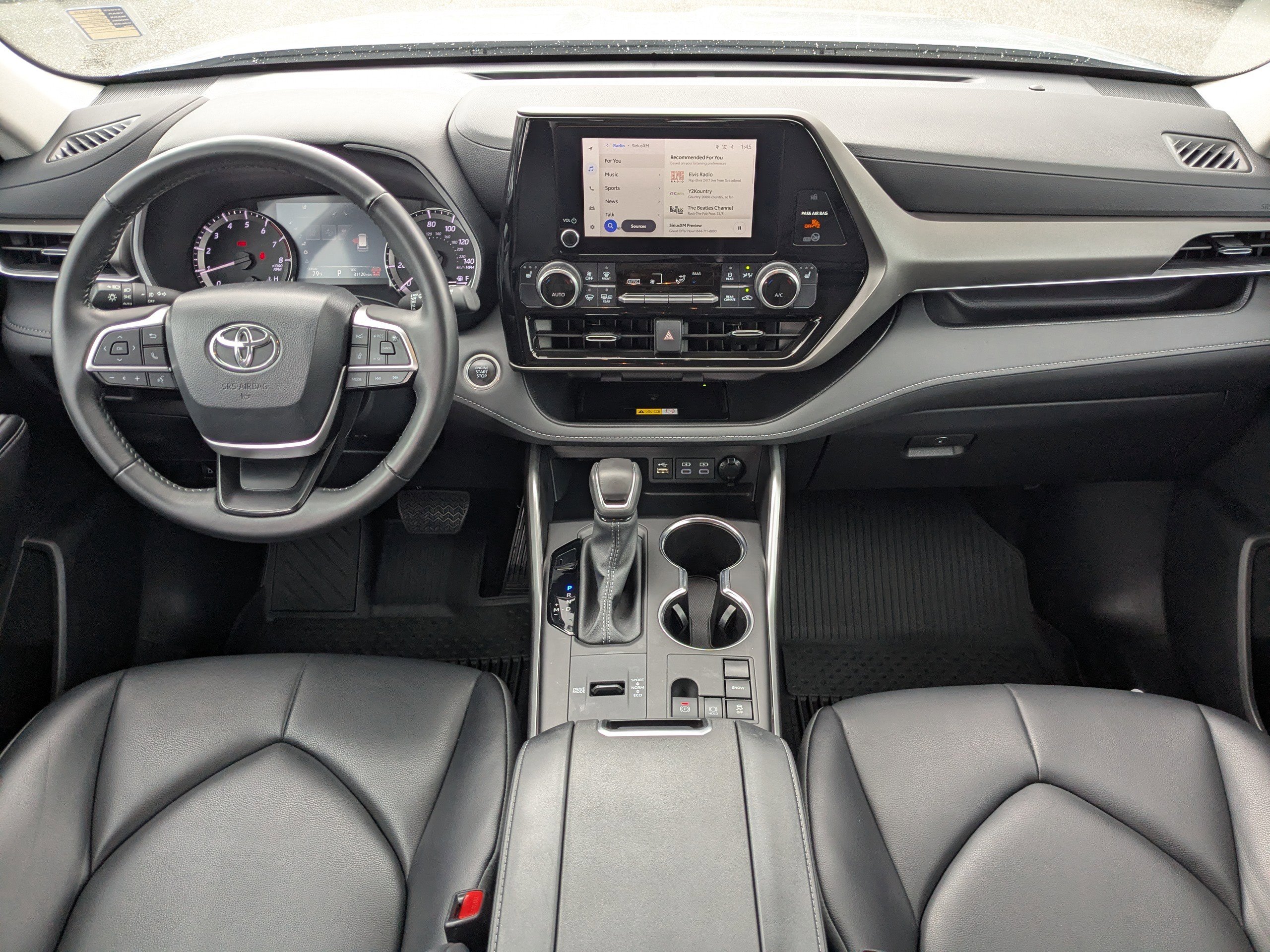 Used 2024 Toyota Highlander XLE image 14
