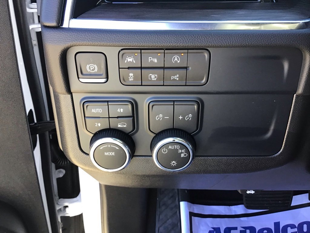 New 2026 Chevrolet Suburban LS image 42