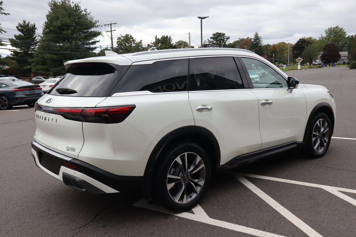 Used 2022 INFINITI QX60 Luxe w/ Cargo Package AWD/4WD image 6