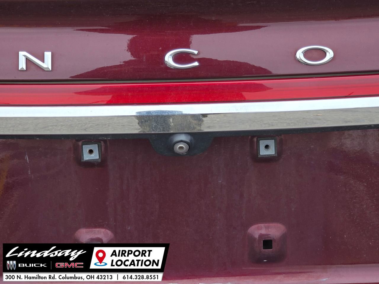 Used 2017 Lincoln Continental Select image 19