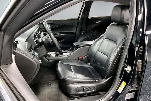 Used 2016 Chevrolet Malibu LT w/ Leather Package FWD image 19