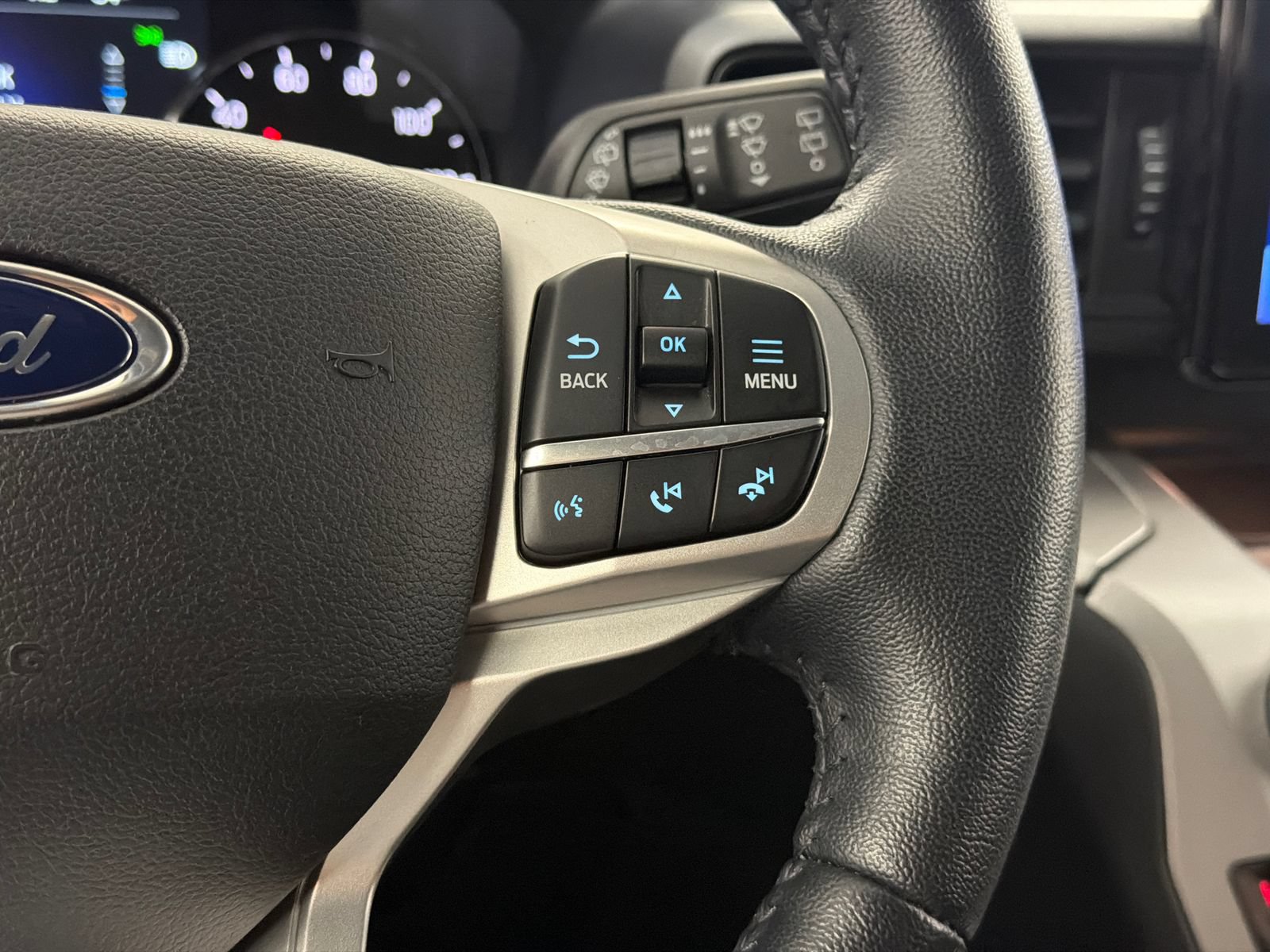 Used 2021 Ford Explorer XLT AWD/4WD image 20