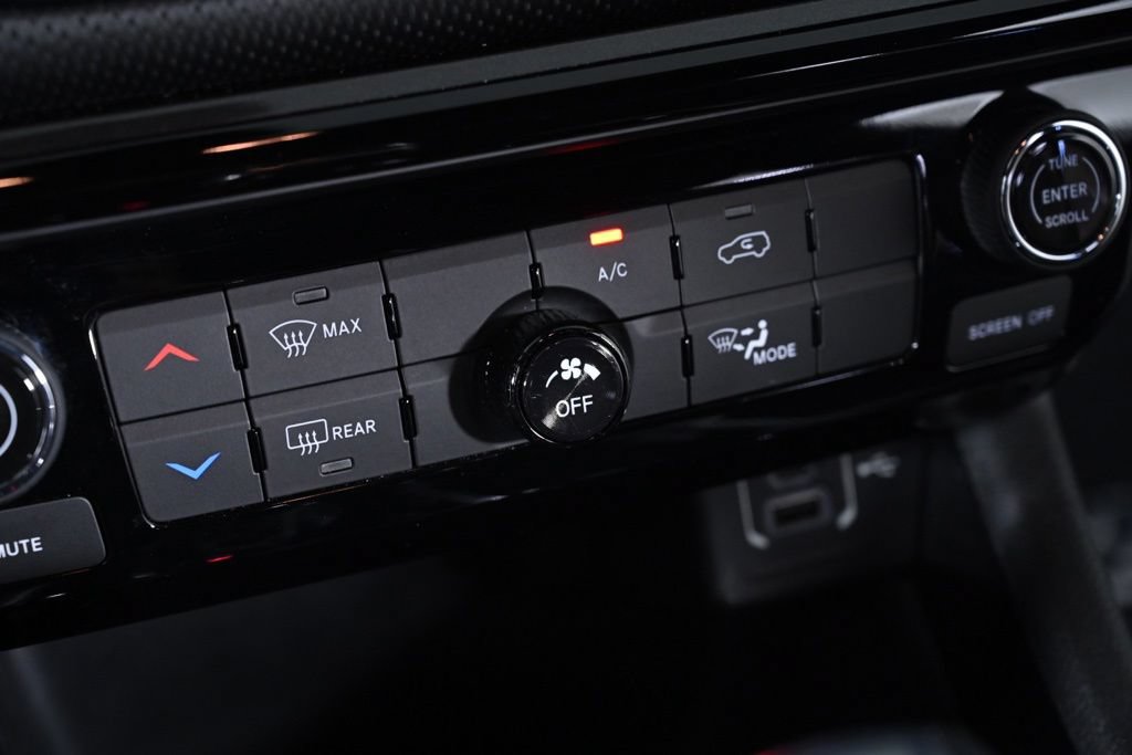 Used 2022 Jeep Compass Latitude FWD image 18