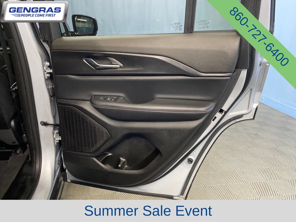 Used 2024 Jeep Grand Cherokee Altitude AWD/4WD image 40