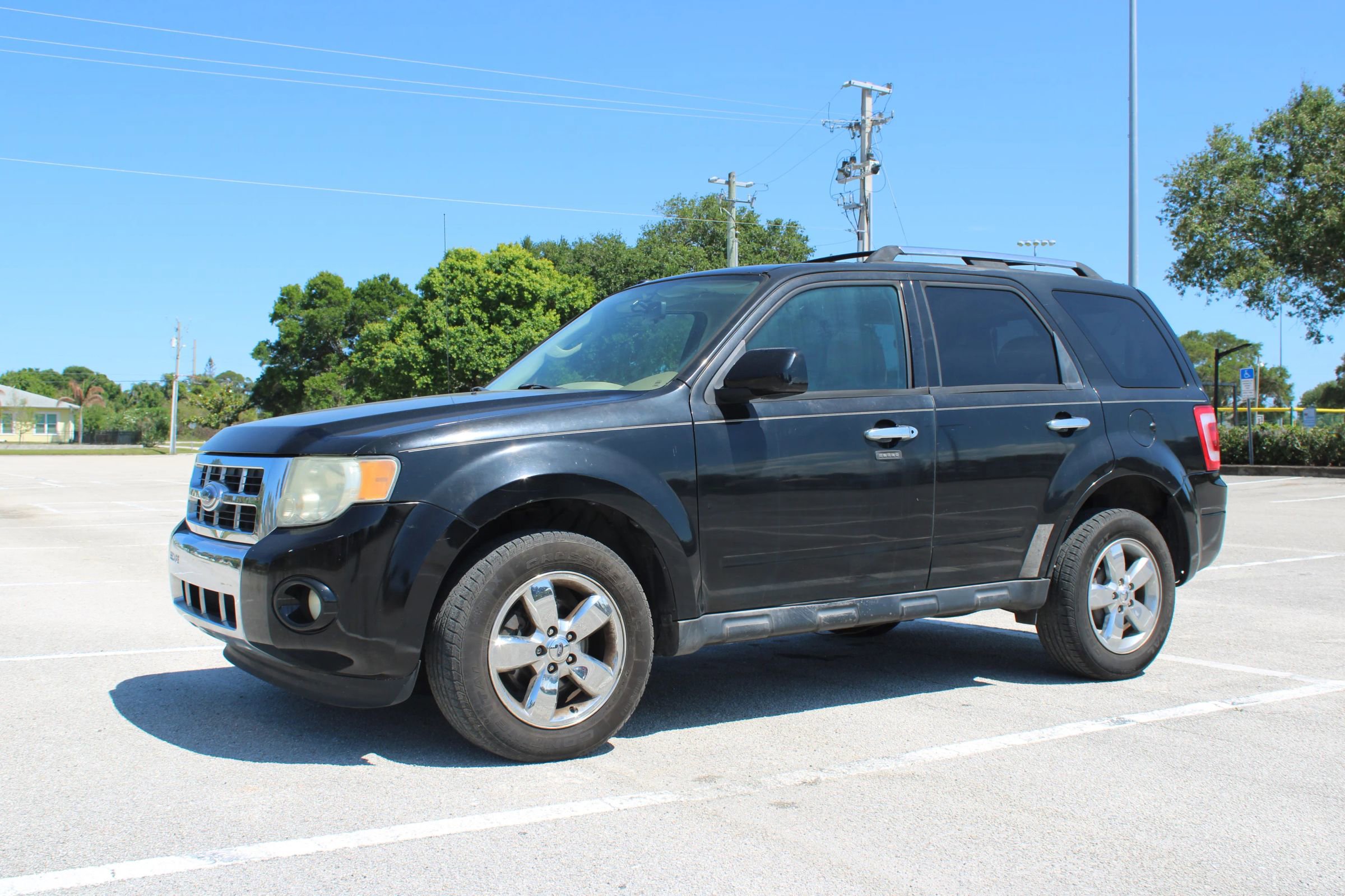 Used 2009 Ford Escape Limited FWD image 2