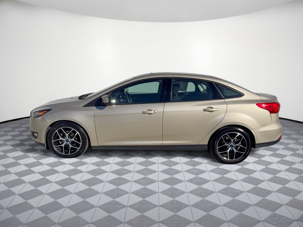 Used 2018 Ford Focus SEL FWD image 2