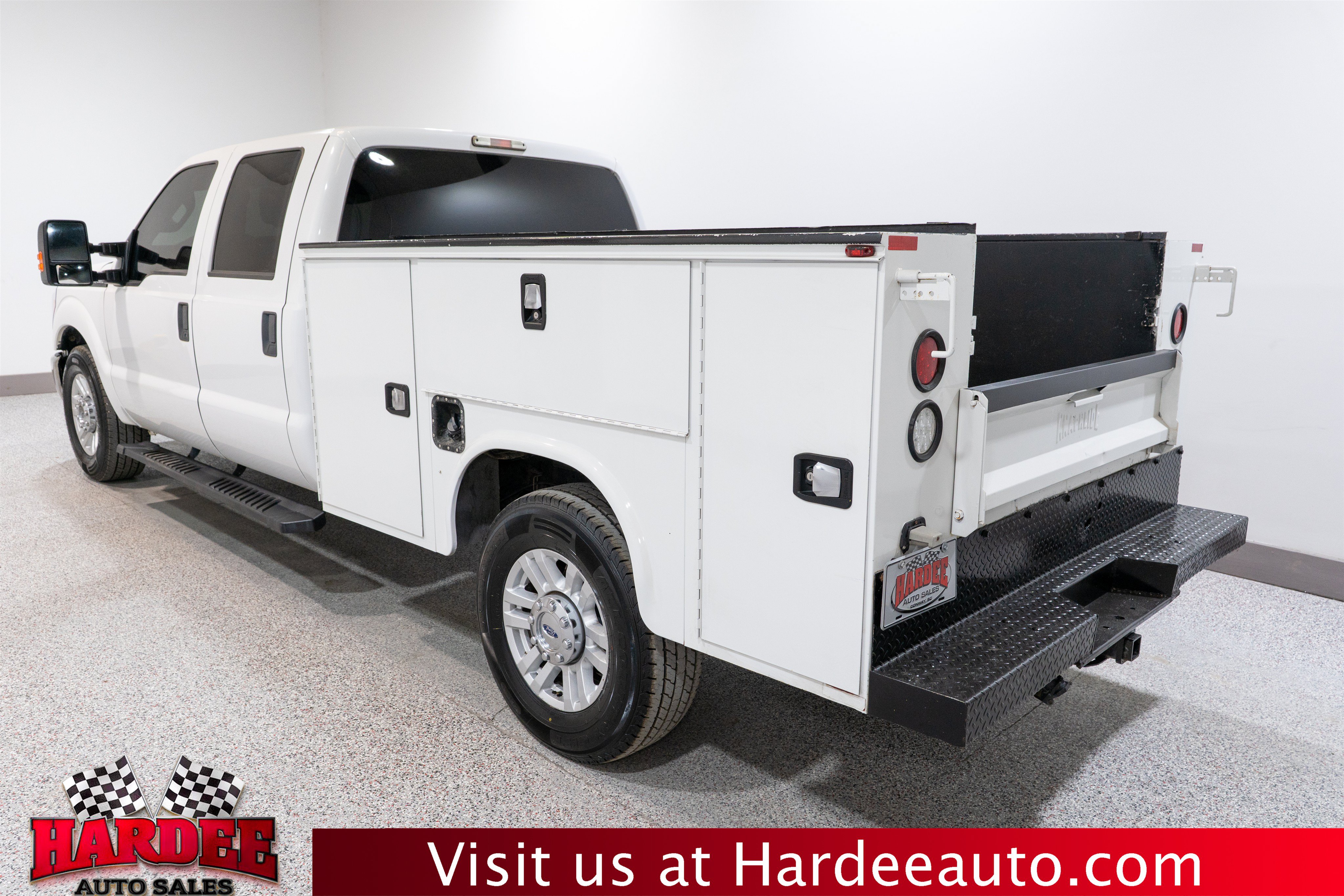 Used 2016 Ford F250 XL w/ Power Equipment Group RWD image 3