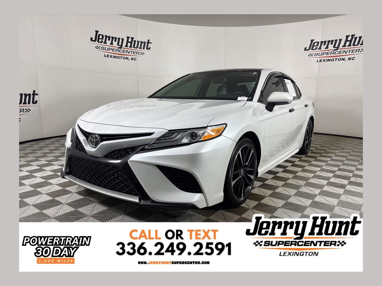 Used 2020 Toyota Camry XSE image 1