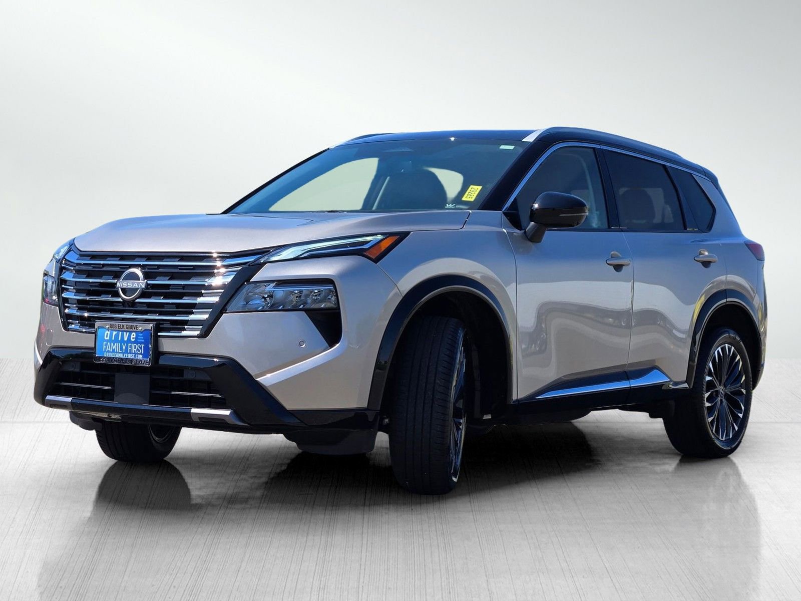 Used 2026 Nissan Rogue Platinum w/ Tech Package AWD/4WD image 11