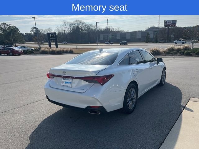 Used 2019 Toyota Avalon Limited image 5