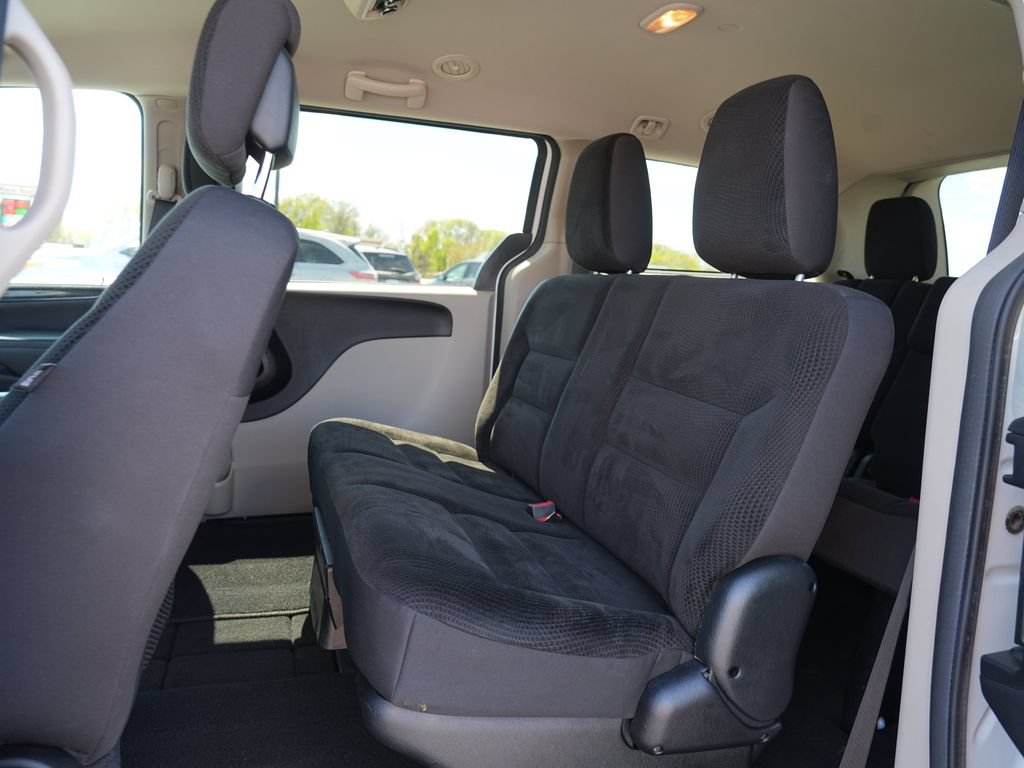 Used 2018 Dodge Grand Caravan SE w/ UConnect Hands-Free Group FWD image 18