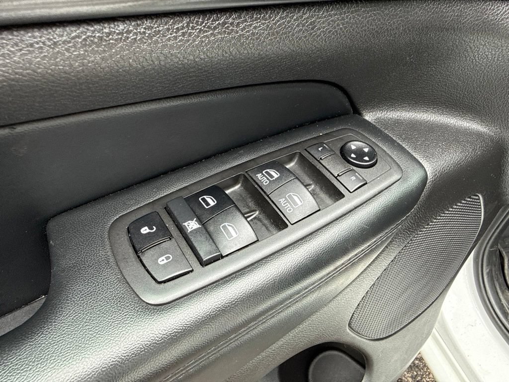 Used 2021 Jeep Grand Cherokee Laredo X AWD/4WD image 21