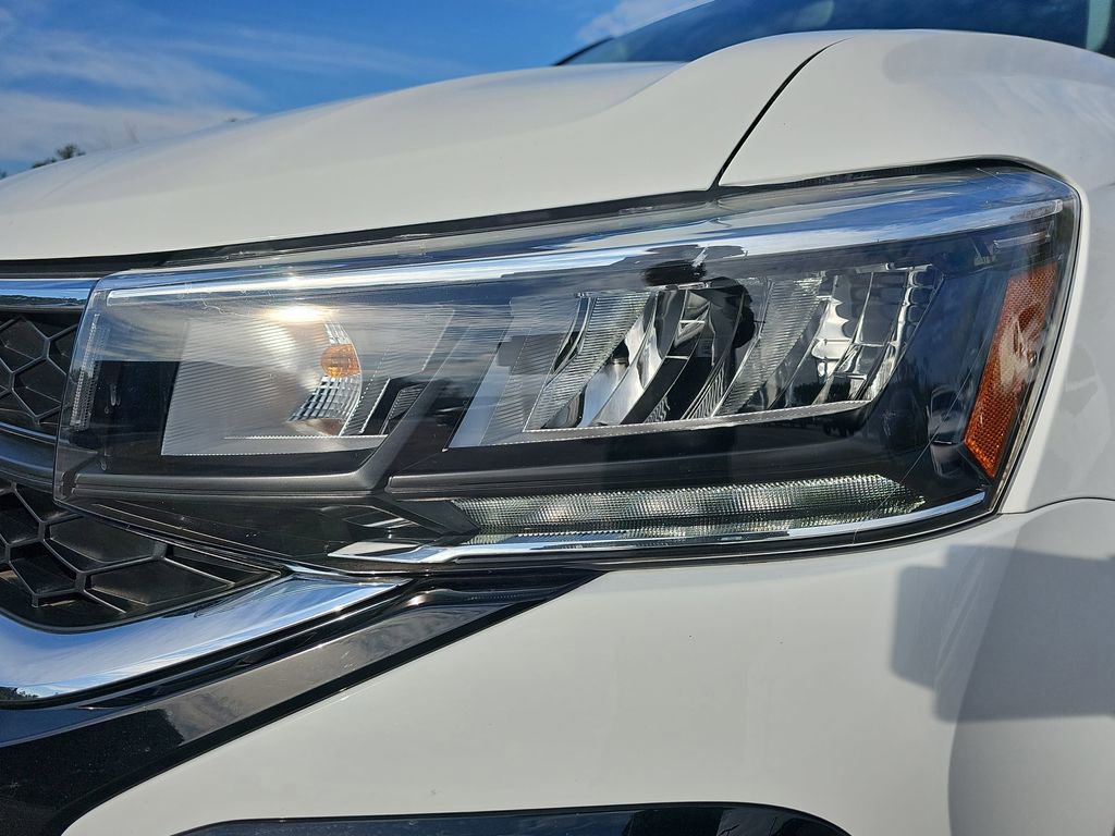 Used 2022 Volkswagen Taos SE w/ Panoramic Sunroof Package image 33