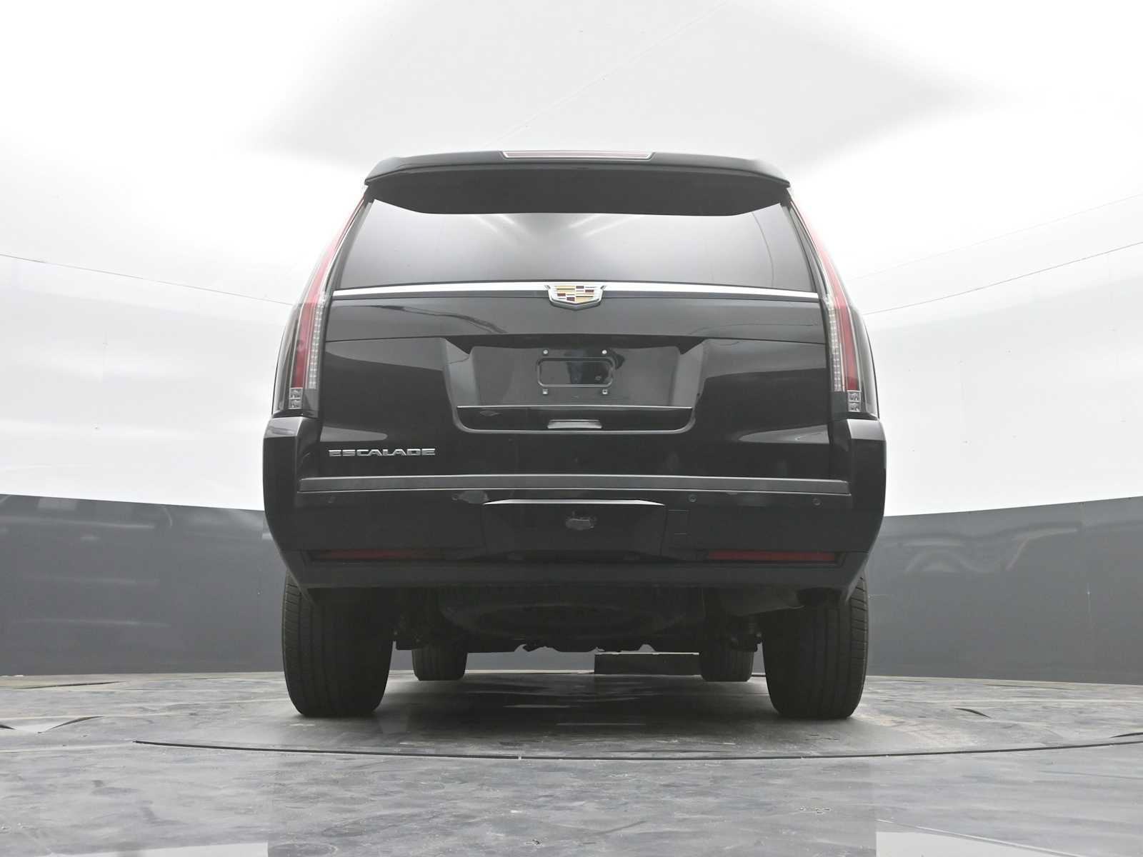 Used 2018 Cadillac Escalade 4WD image 34