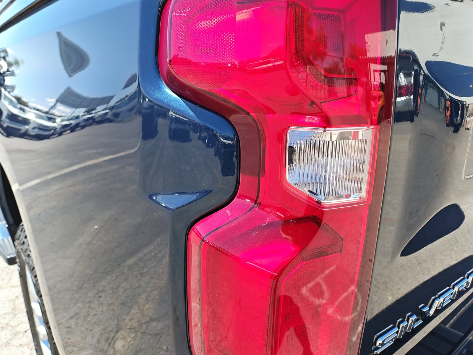 Used 2020 Chevrolet Silverado 1500 LTZ w/ LTZ Plus Package AWD/4WD image 24