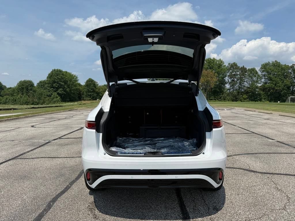 New 2026 Jaguar F-PACE R-Dynamic S AWD/4WD image 9