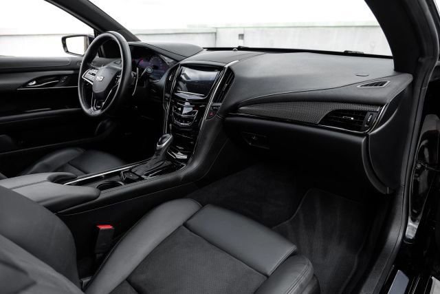 Used 2017 Cadillac ATS V w/ Luxury Package image 18