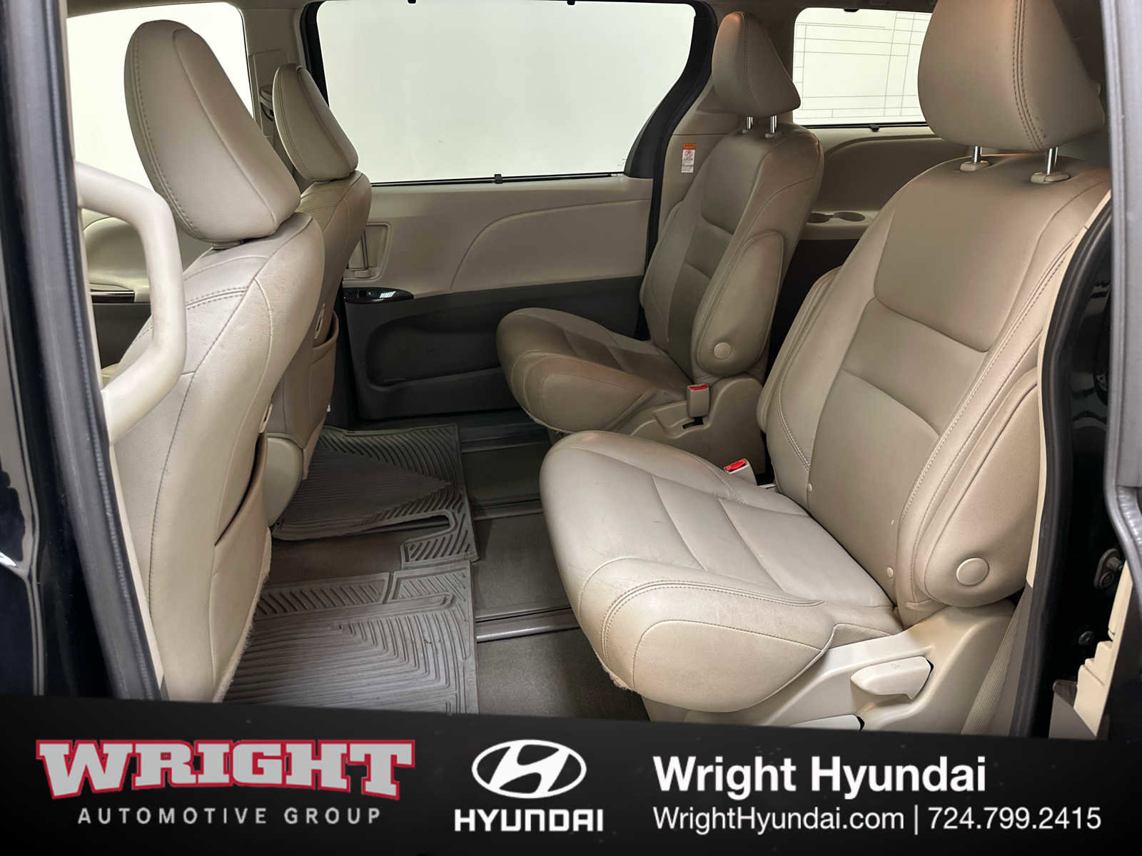 Used 2020 Toyota Sienna XLE image 12