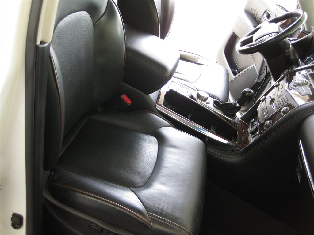 Used 2017 Nissan Armada Platinum w/ Captain Seat Package AWD/4WD image 33