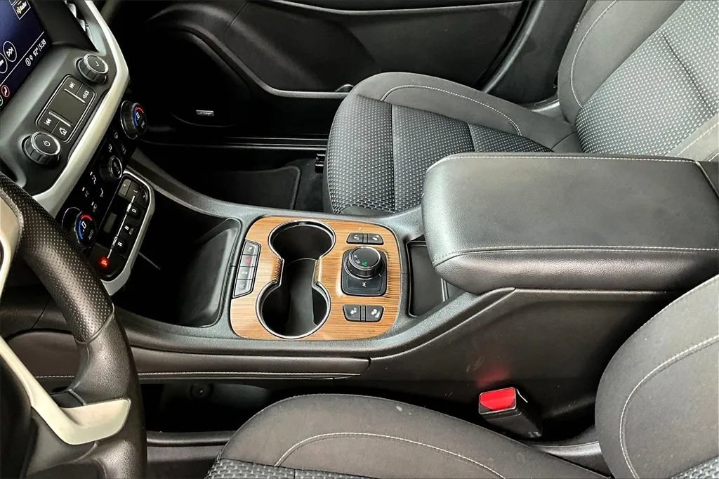 Used 2021 GMC Acadia SLE w/ Driver Convenience Package image 17