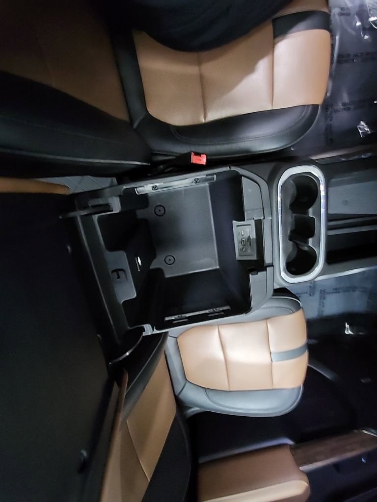 Used 2019 Chevrolet Silverado 1500 High Country w/ Technology Package image 36