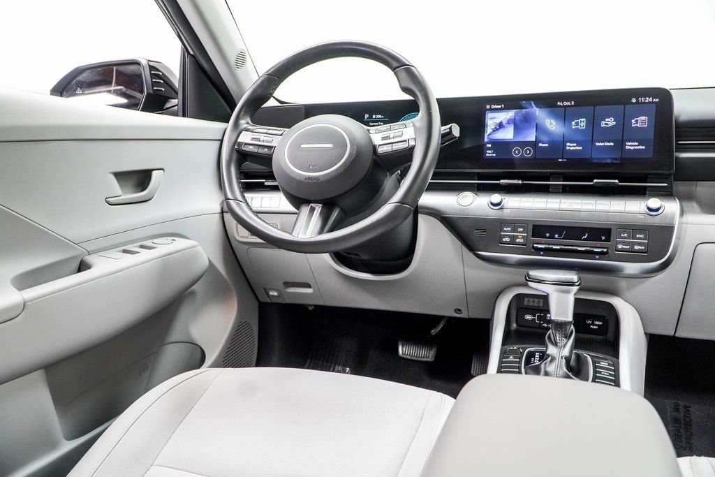 Used 2025 Hyundai Kona SEL image 19