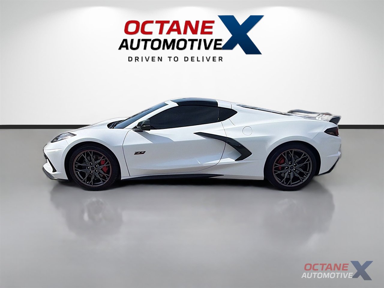 Used 2023 Chevrolet Corvette Stingray Premium Cpe w/ Z51 Performance Package RWD image 4