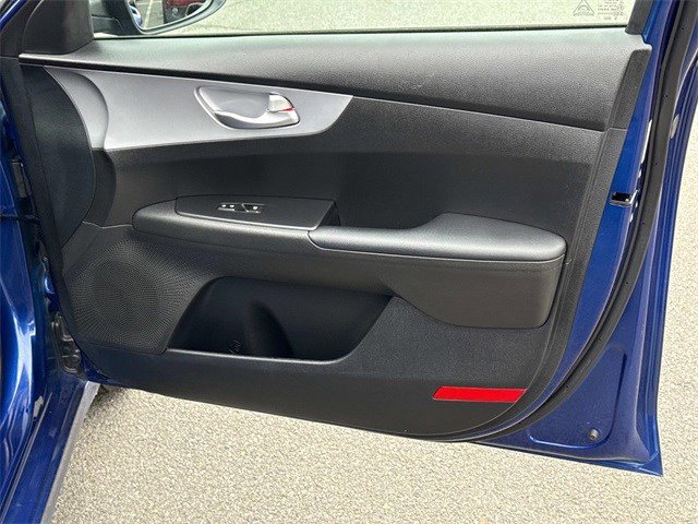 Used 2023 Kia Forte LXS w/ LXS Technology Package image 8