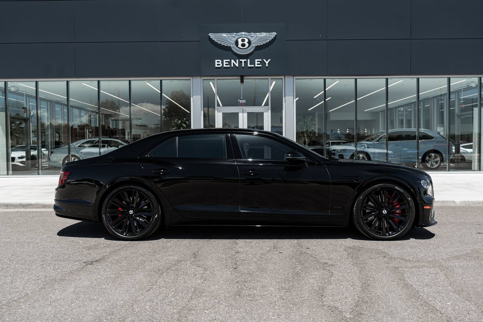 Certified 2025 Bentley Flying Spur Plug-In Hybrid AWD/4WD image 12