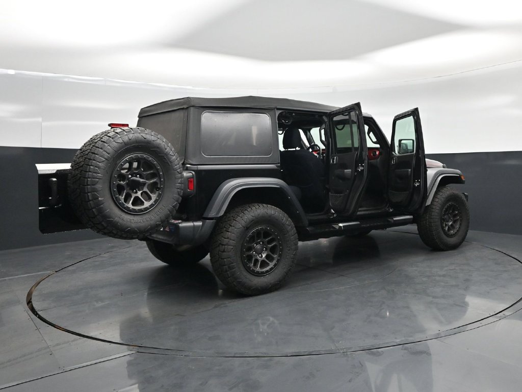 Used 2021 Jeep Wrangler Unlimited Rubicon w/ Xtreme Recon 35" Tire Package AWD/4WD image 6