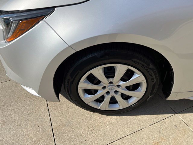 Used 2021 Toyota Corolla LE w/ Carpet Mat Package (TMS) FWD image 10