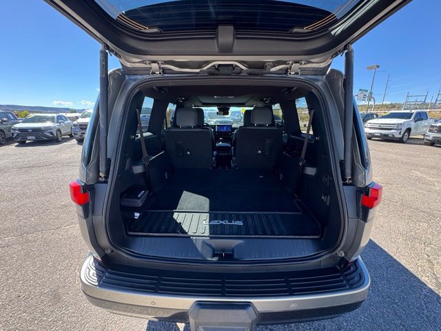 Used 2025 Lexus GX 550 w/ Accessory Package (2T) AWD/4WD image 23