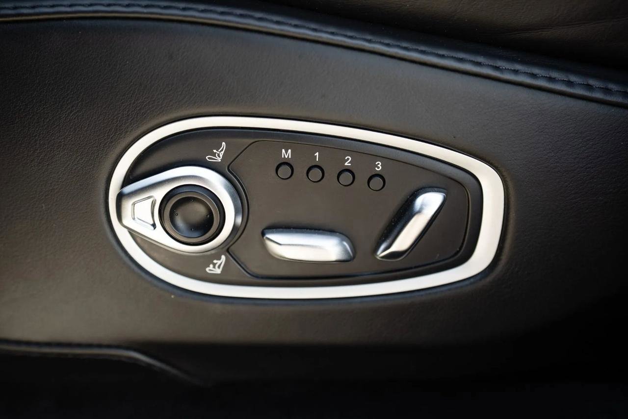 Used 2021 Aston Martin DBX AWD/4WD image 13