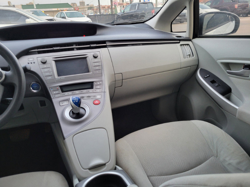 Used 2015 Toyota Prius Three image 21