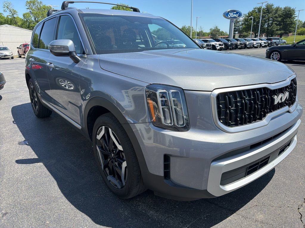Used 2023 Kia Telluride EX FWD image 6