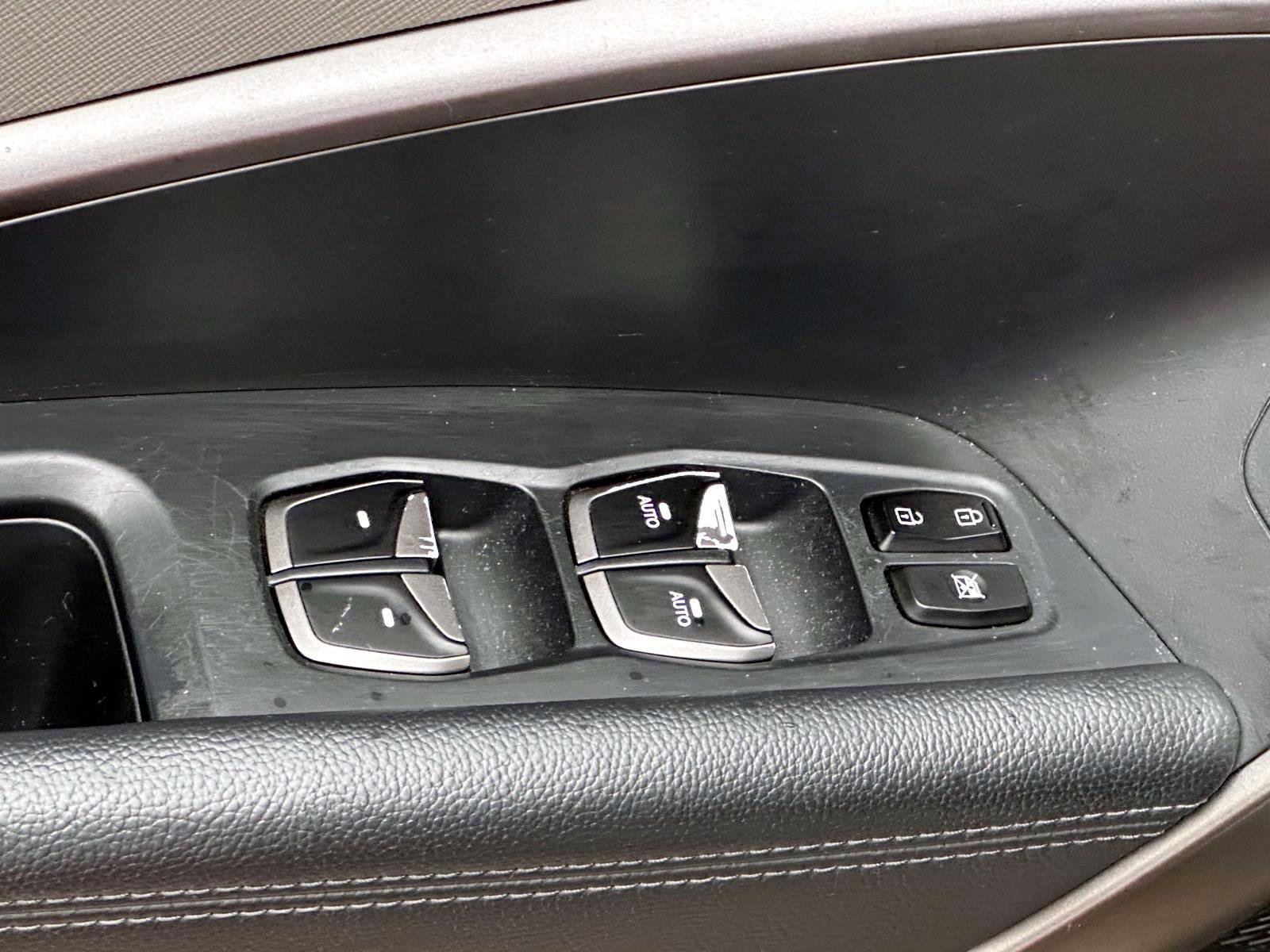 Used 2017 Hyundai Santa Fe Sport FWD image 14