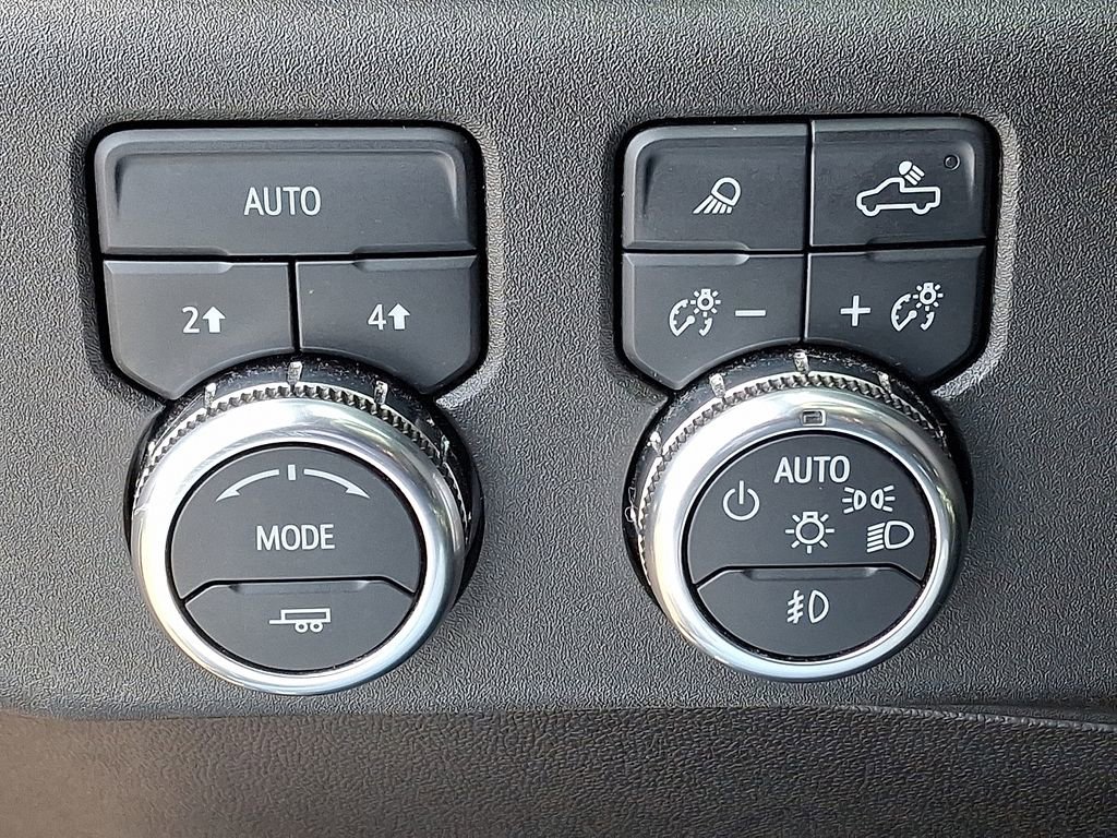 Used 2024 GMC Sierra 1500 SLT image 26