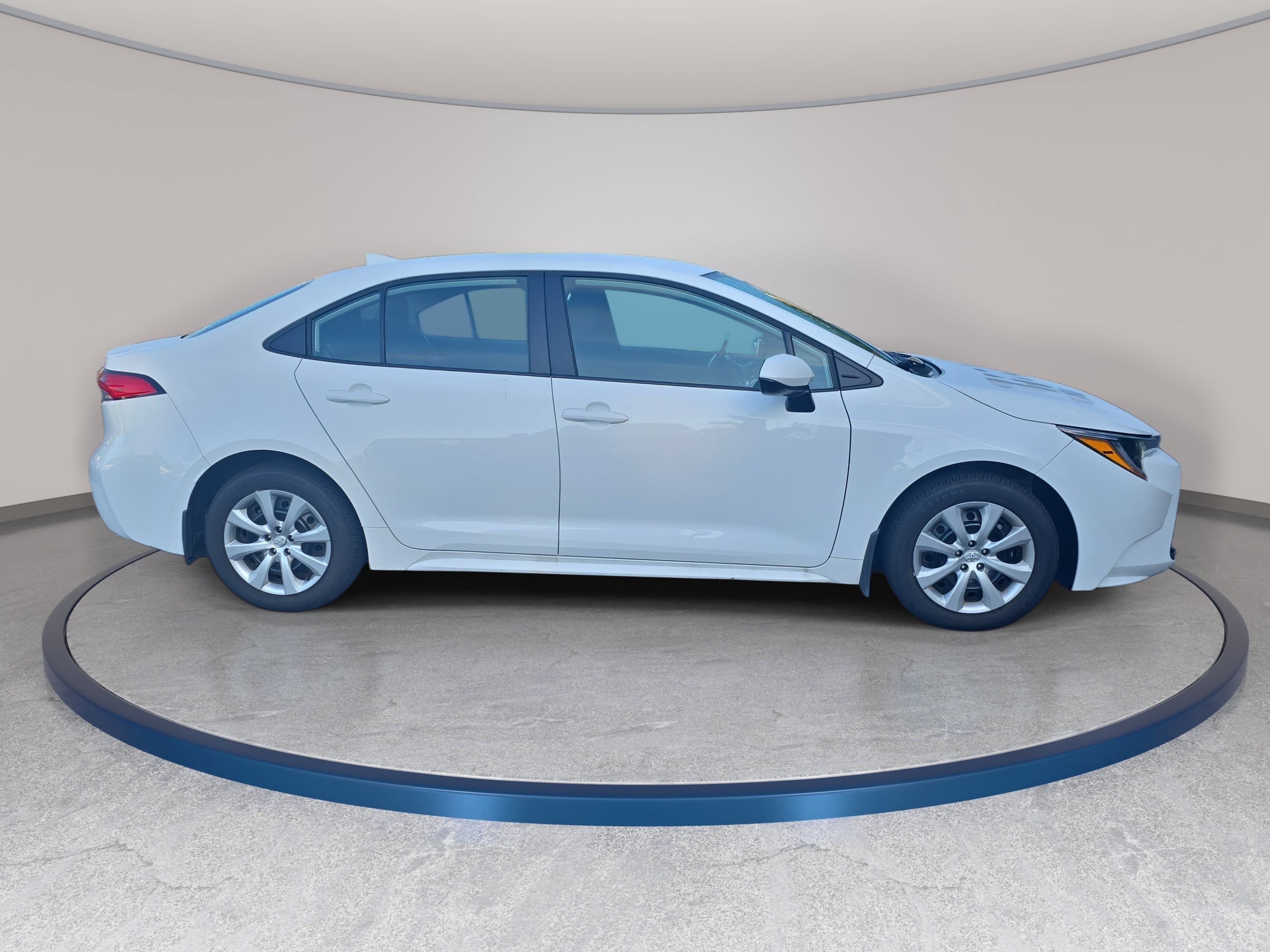 Used 2026 Toyota Corolla LE FWD image 4