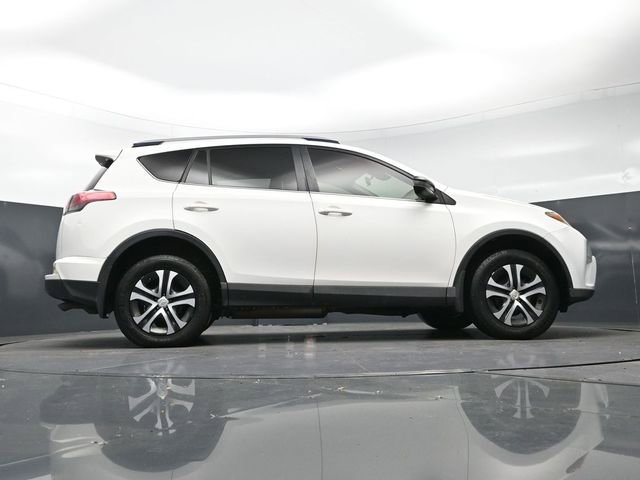 Used 2017 Toyota RAV4 LE image 31