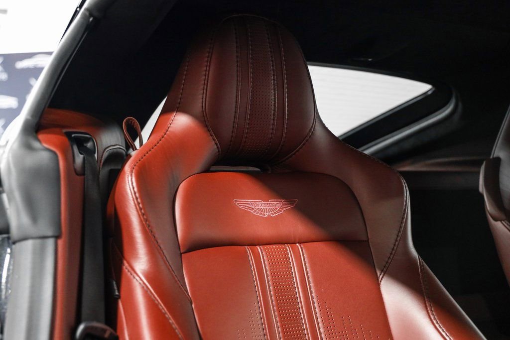 Used 2020 Aston Martin V8 Vantage Coupe image 31
