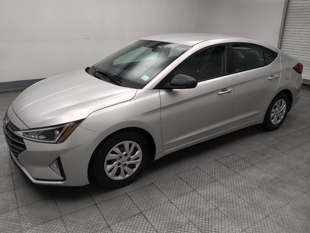 Used 2019 Hyundai Elantra SE FWD image 2