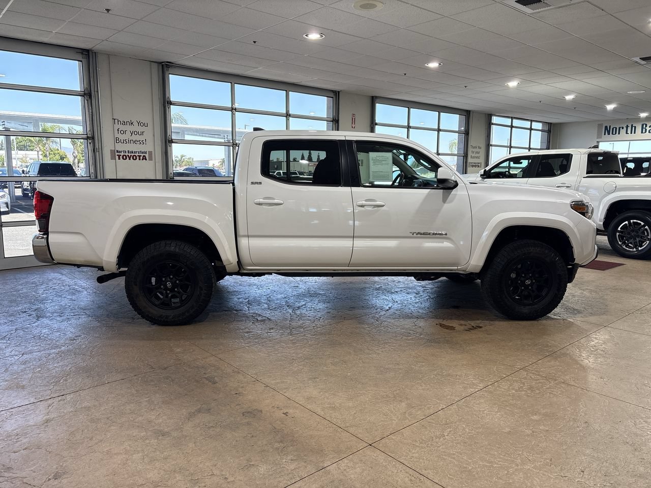 Used 2019 Toyota Tacoma SR5 AWD/4WD image 3